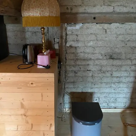 Landsted Anno 1782 Unique Romantic Glamping At The Manors Historic Barn Arnager