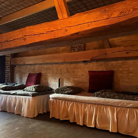 Anno 1782 Unique Romantic Glamping At The Manors Historic Barn *